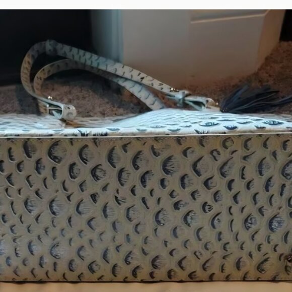 Brahmin medium tote, with blue print, and has a tassel decoration. Pre-loved - Picture 4 of 4